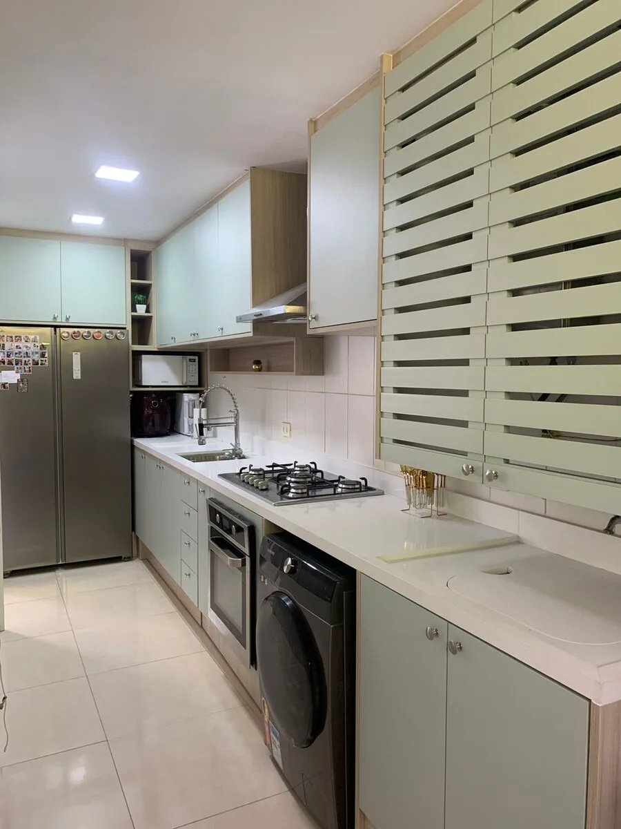 Cozinha planejada com ilha em São Paulo